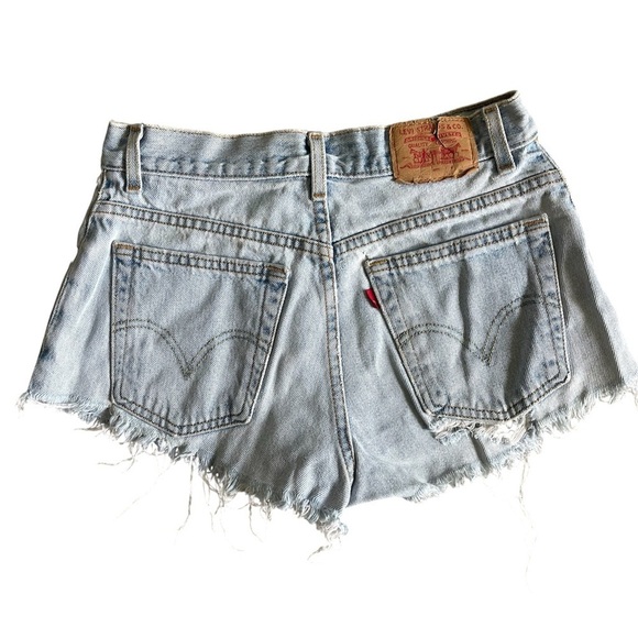 Vintage Levi’s Classic Relaxed 550 Cutoff Raw Edge Distressed Jean Shorts - Picture 7 of 16